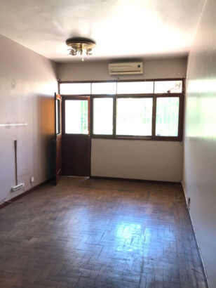 Vende-se apartamento T3 na Malhagalene