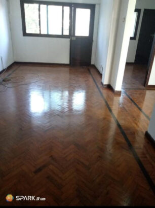 Vende-se Flat  T3  1•andar no bairro Central.