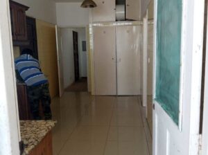 Arrenda-se apartamento T3, 3wc, Br. Central, 14° andar c/elevador.