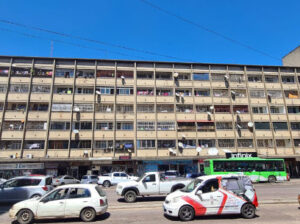 Vende-se Flat T2 6º Andar (Sem Elevador), No Ponto Final/Prédio Valente (reabilitada de Raiz