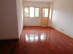 Vende-Se! Flat T1 No 1°andar; Rua Transversa a Base Ntchinga.