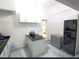 Vende-se Luxuoso Apartamento T3 7⁰Andar Sem Elevador no Bairro da Polana