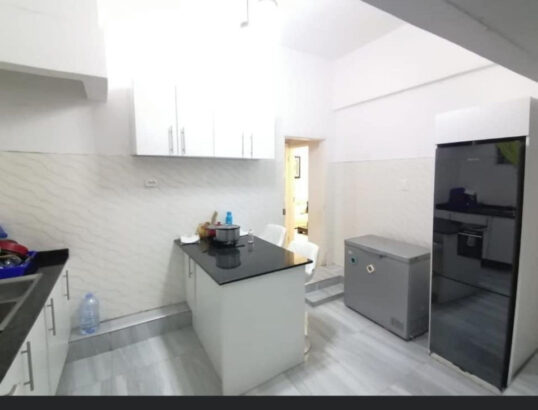 Vende-se Luxuoso Apartamento T3 7⁰Andar Sem Elevador no Bairro da Polana