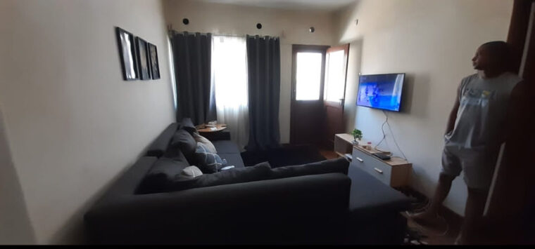 Vende-se apartamento tipo 2 alto mae