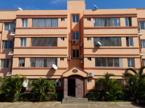 Vende-se espaçoso apartamento T3 no Condomínio Kings Village | Cidade da Matola | Av. Witbank – EN4 | Zona Nobre