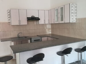 Arrenda-se lindo apartamento Tipo2 “mobilado” dentro do condomínio próximo ao KFC na cidade Matola .