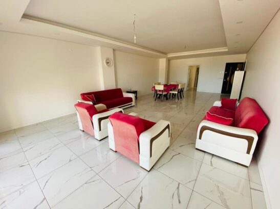 Vende-se Apartamento T3 Mobiliado no Condomínio Rosas