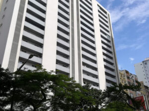 Vende Se apartamento Tipo 3 no condomínio IMOINVEST na avenida JULIUS NYERER