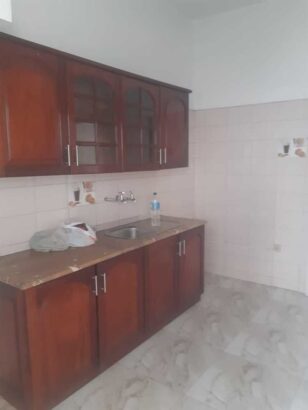 Arrenda-se Apartamento tipo 2 no Bairro Central