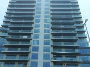 VENDE-SE APARTAMENTO T4 SUPER LUXUOSO NO CONDOMINIO ZEN AV.MARGINAL