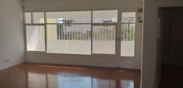 Vende se apartamento t3 no 2andar perto do Hoyo Hoyo