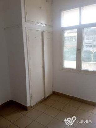 Vende-se Flat T1, 2Wc, 2⁰andar