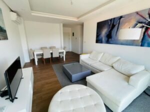 To let modern super Luxurious Furnished 3 bedroom apartment in the Cera Residence Condominium.