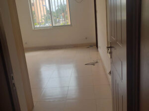 __Vende-se Apartamento Tp3 no condomínio King village custa