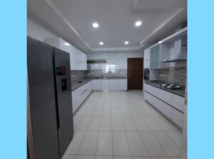 Temos disponível á Venda, para si e para a sua família:  LUXUOSO APARTAMENTO T4 NO MAPUTO BEACH