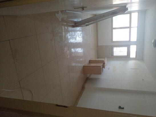 Vende se flat t3 no 2 andar Av Karl Max esquina com Paulo Samuel Kankhomba.