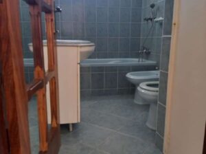 Arrenda se apartamento t2 no 5andar na Polana