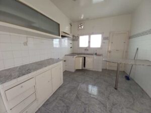 Vende-se Espaçoso Apartamento Tipo 3 na Polana