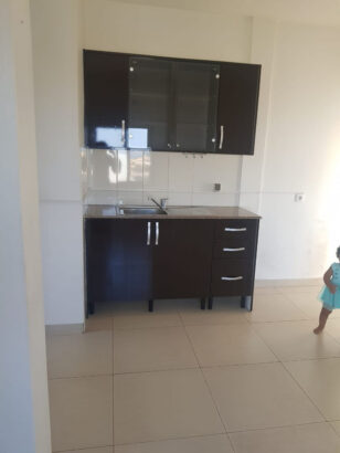 Vende-se Apartamento T1 3⁰Andar Último no Bairro da Sommerschield 2