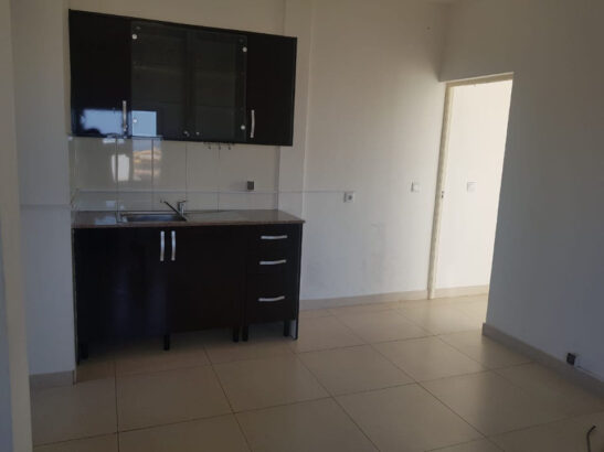 Vende-se Apartamento T1 3⁰Andar Último no Bairro da Sommerschield 2