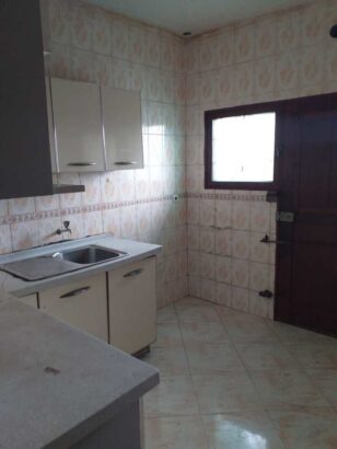 Vende-se flat T3 climatizada no 1º andar – MALHANGALENE