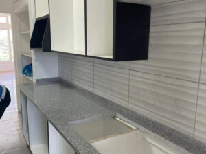 Arrenda-se Luxuoso Apartamento T3 no Bairro da Coop (Rua da França)