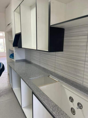 Arrenda-se Luxuoso Apartamento T3 no Bairro da Coop (Rua da França)