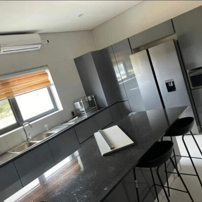 Vende se 2 apartamentos T4 en suites em condominio fechado no Triunfo