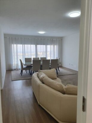 Apartamento T3 Maior a venda no Condomínio Golf Residence