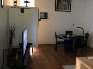 Vende-se flat T3 climatizada e com agua quente no 1º andar – POLANA