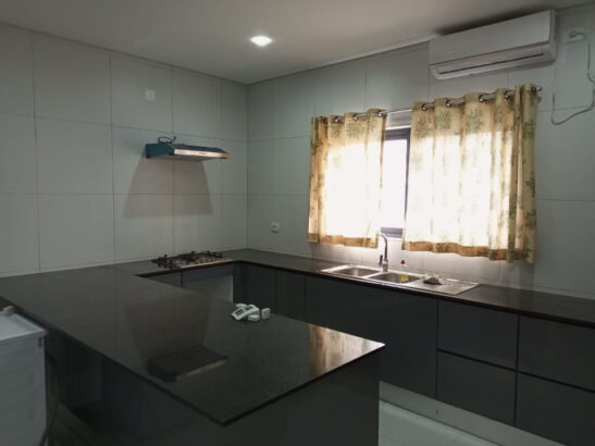 Vende-se Apartamento Tipo 3 no Triunfo Novo