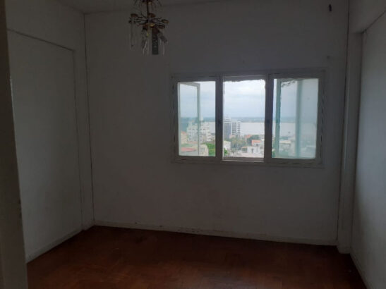 Polana, Vende-se Flat T2,