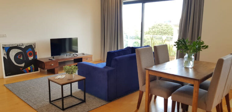 Vende-se apartamento tipo 1, no Índico Residence vulgo “Jacarandá” sito no bairro da Polana, em Maputo, Av. Armando Tivane.