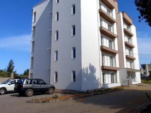 Vende-se Apartamento T3 na Costa do sol Dona Alice