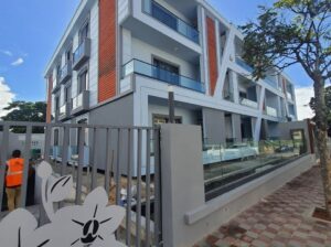 To let Apartment T2 and T3 for rent in Condomínio Orquídea, the most recent building to debut Bairro da Sommerschield 1.