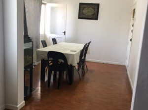 VENDE SE APT T3  3°andar  no Alto Maé progym