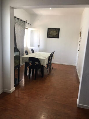 VENDE SE APT T3  3°andar  no Alto Maé progym