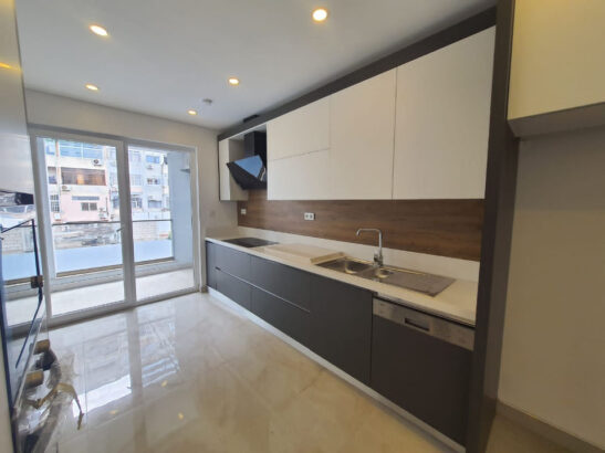 VENDE-SE: Distinto apartamento T3 no Valentina apartament