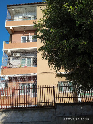 Vende-se apartamento tipo 3 com 2 WC’s rés do chão no bairro central