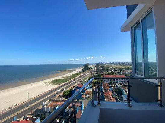 Arrendo super Apartamento com vista mar na Av.Marginal