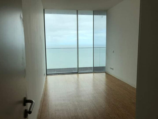 Vende-se & Arrenda-se  Excelente Apartamento no condomínio platinum