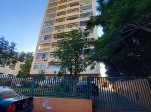 VENDE-SE APARTAMENTO TIPO3 ESPAÇOSO NA POLANA CIMENTO NA AVENIDA ARMANDO TIVANE ESQUINA COM EDUARDO MONDLANE,  MARQUE JÁ A SUA VISITA