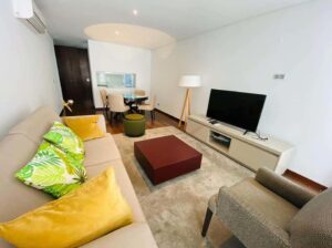 Arrenda-se:: Luxuoso Apartamento T1 no Condomínio JAT.