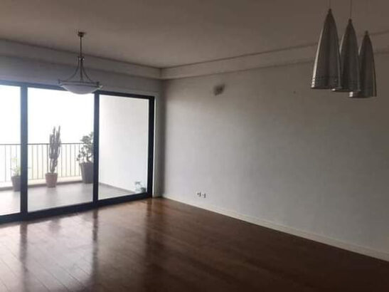 APARTAMENTO T3 NO CONDOMÍNIO MARESIAS NA AV MARGINAL