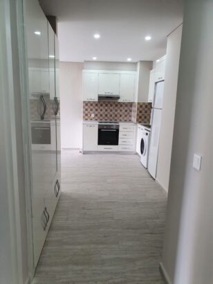 Apartamento moderno com piscina para alugar ( polana)