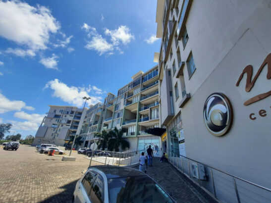 Arrenda-se apartamento T3 vista mar no condomínio super marés Av marginal