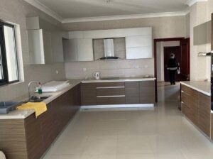 To let Apartment T3 for sale, unfurnished in the Condominium Karibu Residence.