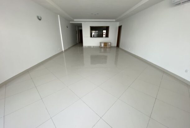 To let 4 bedrooms located Av. Marginal, next door to the Taverna in the Maputo Beach Front Building.