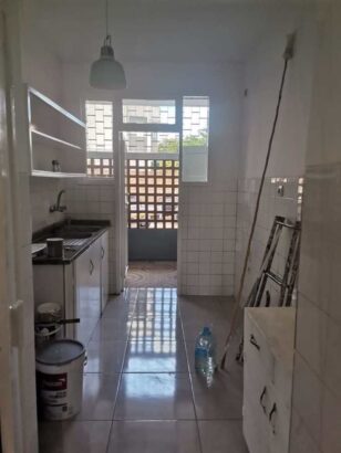 Arrenda-se Excelente Apartamento T3 no Rés do Chão no Bairro da Coop (Rua da França)