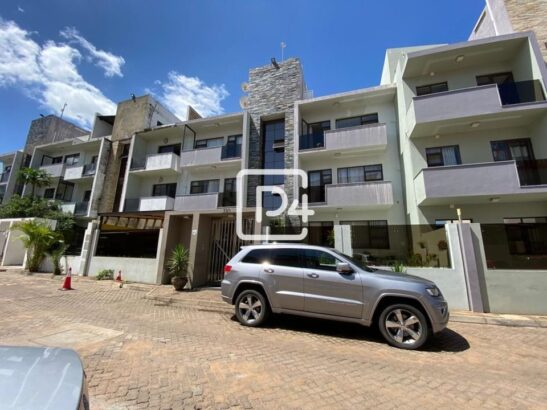 Vende-se super belíssimo luxuoso Apartamento T3 Summer Glades Sommerschield 2, proximo ao Cafe Sol.